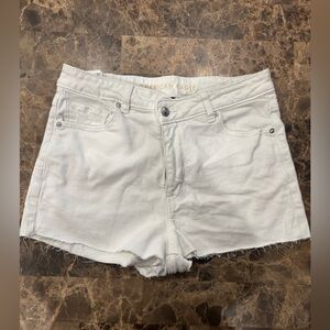American Eagle White Stretch Shorts
